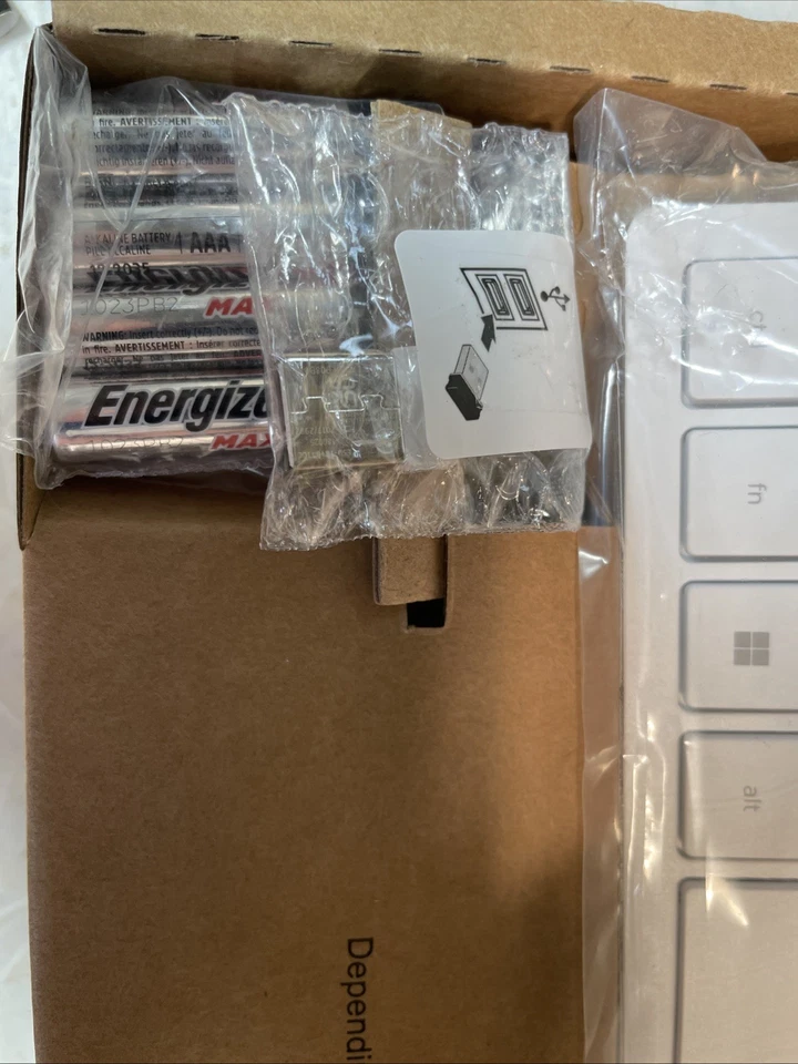 HP 710 White Wireless Keyboard Mouse Combo New - Image 2 of 4