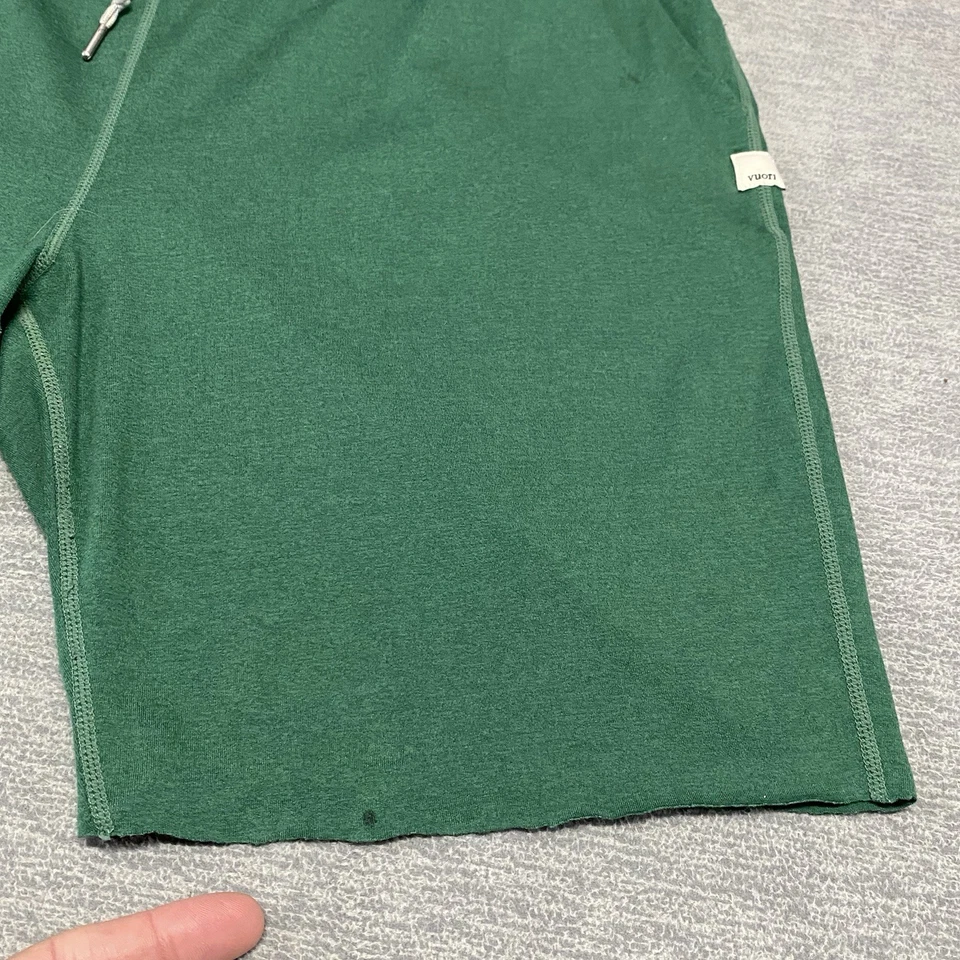 Vuori 短裤女式大号(切断)性能健身房绿色梦幻针织 8 英寸内缝 L — 第 2/4 张图片