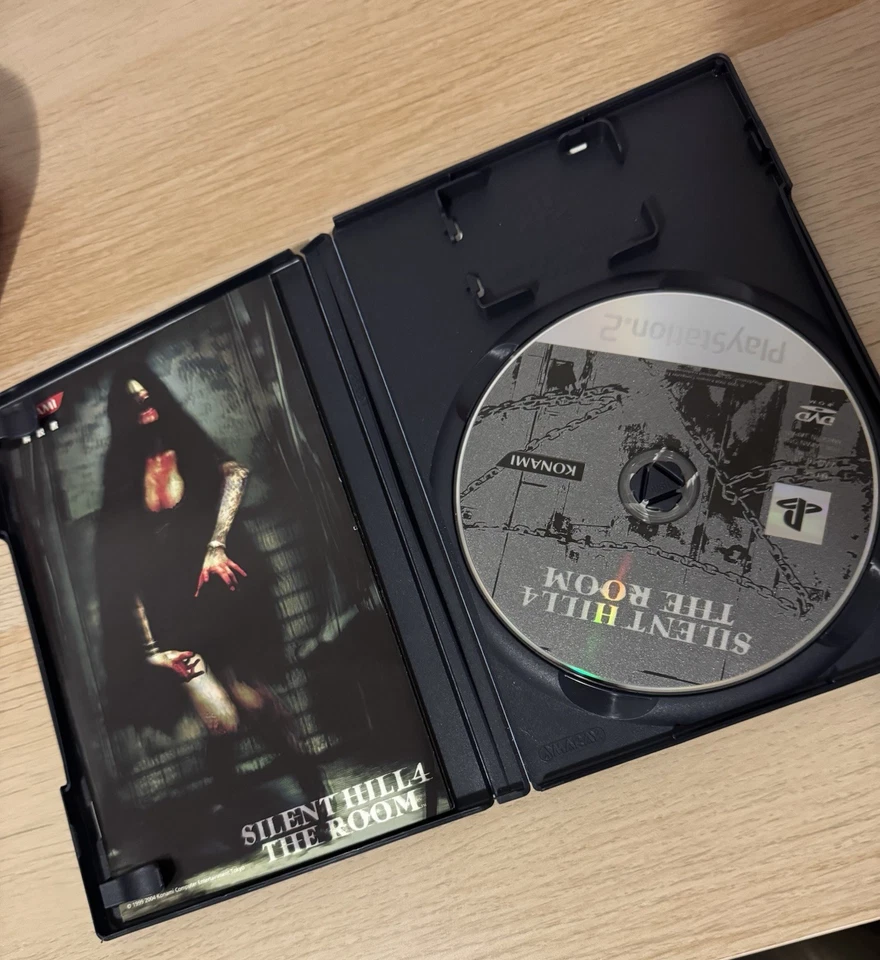 Silent Hill 4: The Room PS2 Japanese Edition  - Image 2 of 4