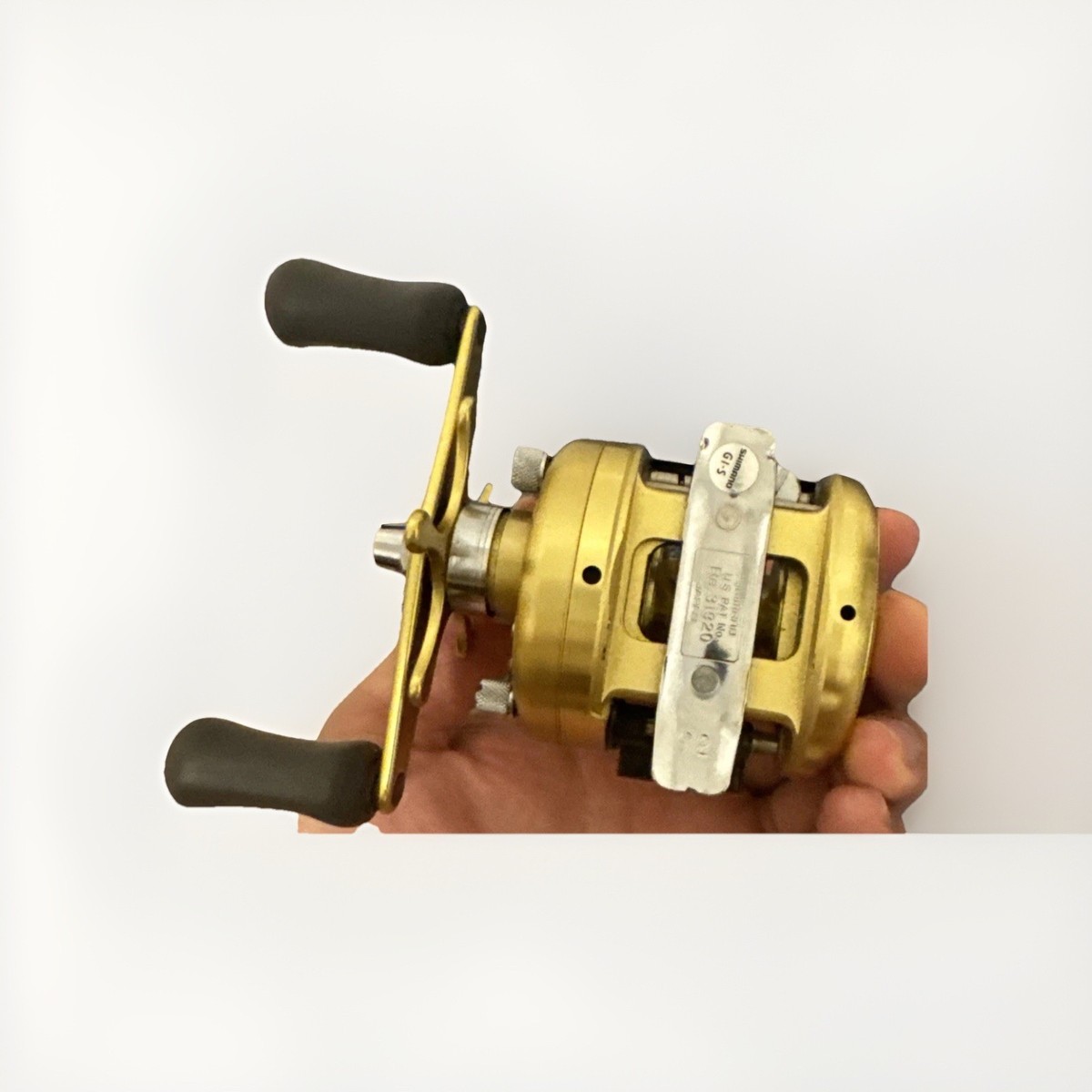 Shimano Calcutta 100B Gold Round Baitcasting Fishing Reel | eBay