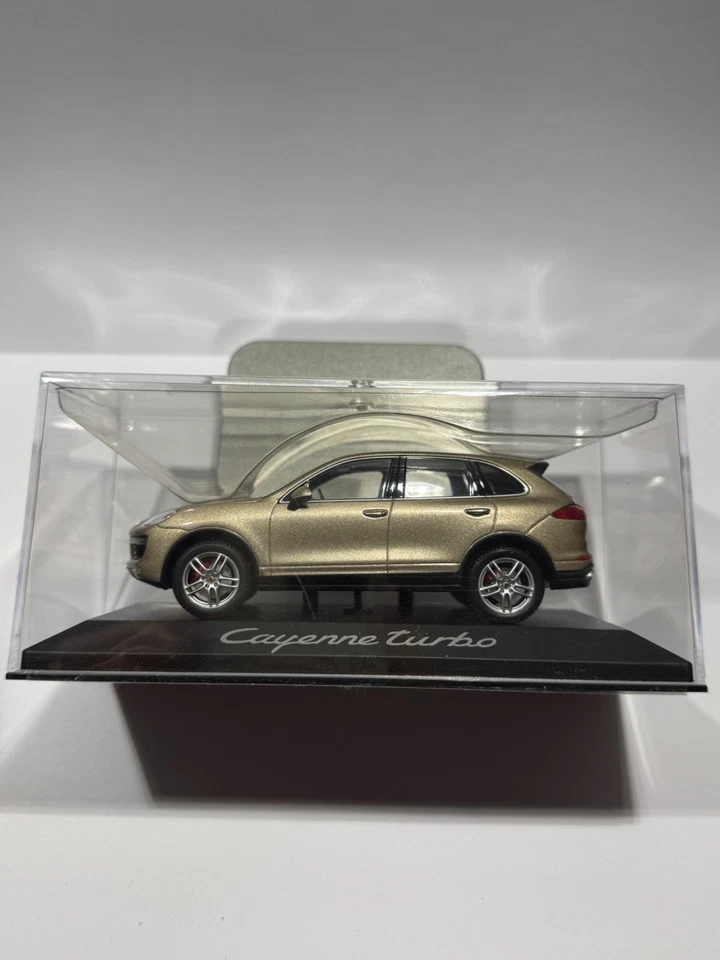 Porsche Cayenne Turbo 4, 1:43 Modellauto gold NEU+OVP WAP 020 005 OE Minichamps - Bild 2 von 4