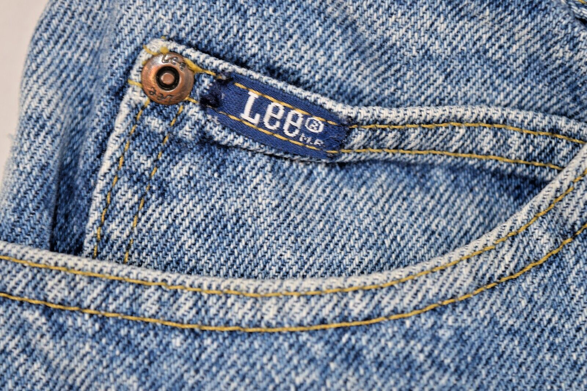 Vintage Lee Jeans 34 x 34 (32 x 33) 80s Blue Straight Leg Knee