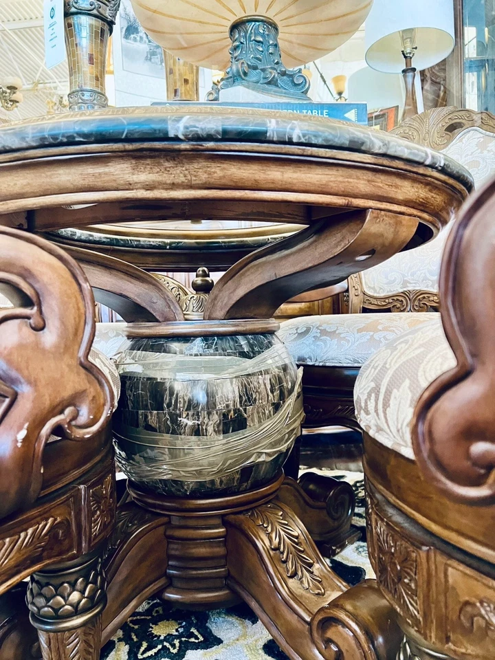 AICO by Michael Amini Torino 5PC round dining set - Image 2 of 4