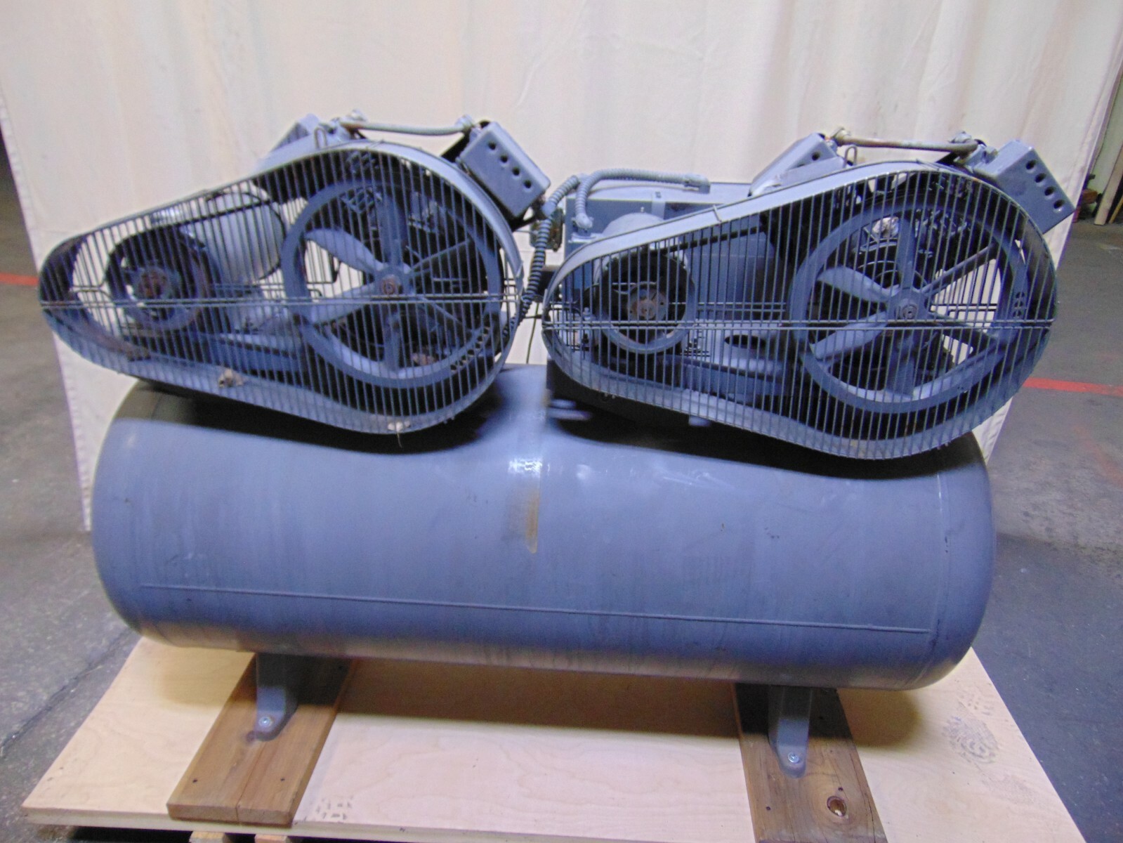 Johnson Controls 120 Gallon Dual Pump 