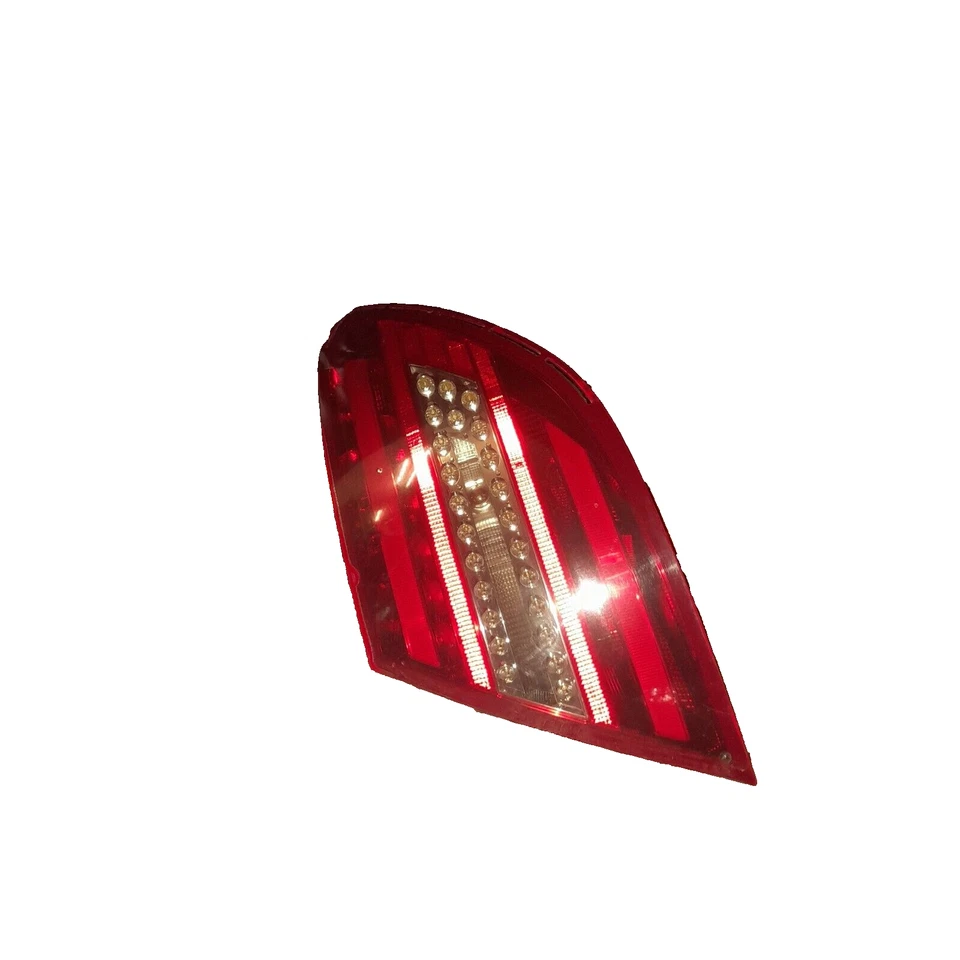 Mercedes W204 Clase C C180 Coupé Luz Trasera Derecho A2049060303 - Imagen 2 de 4