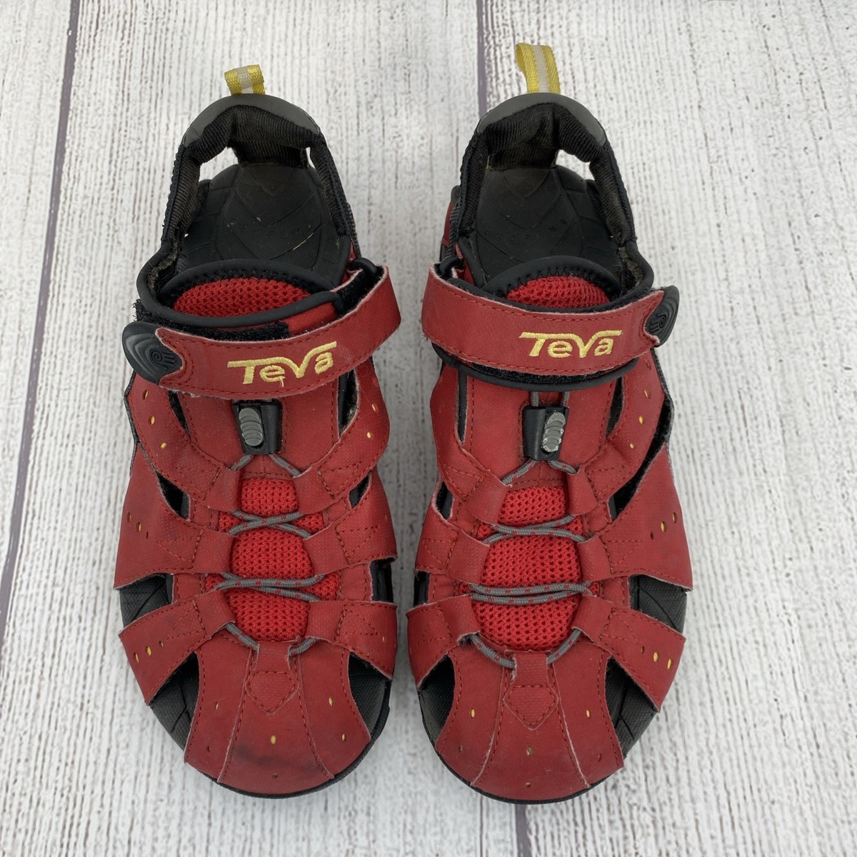Teva Forebay Sandals Womens 7 Red Black Fisherman Sport 