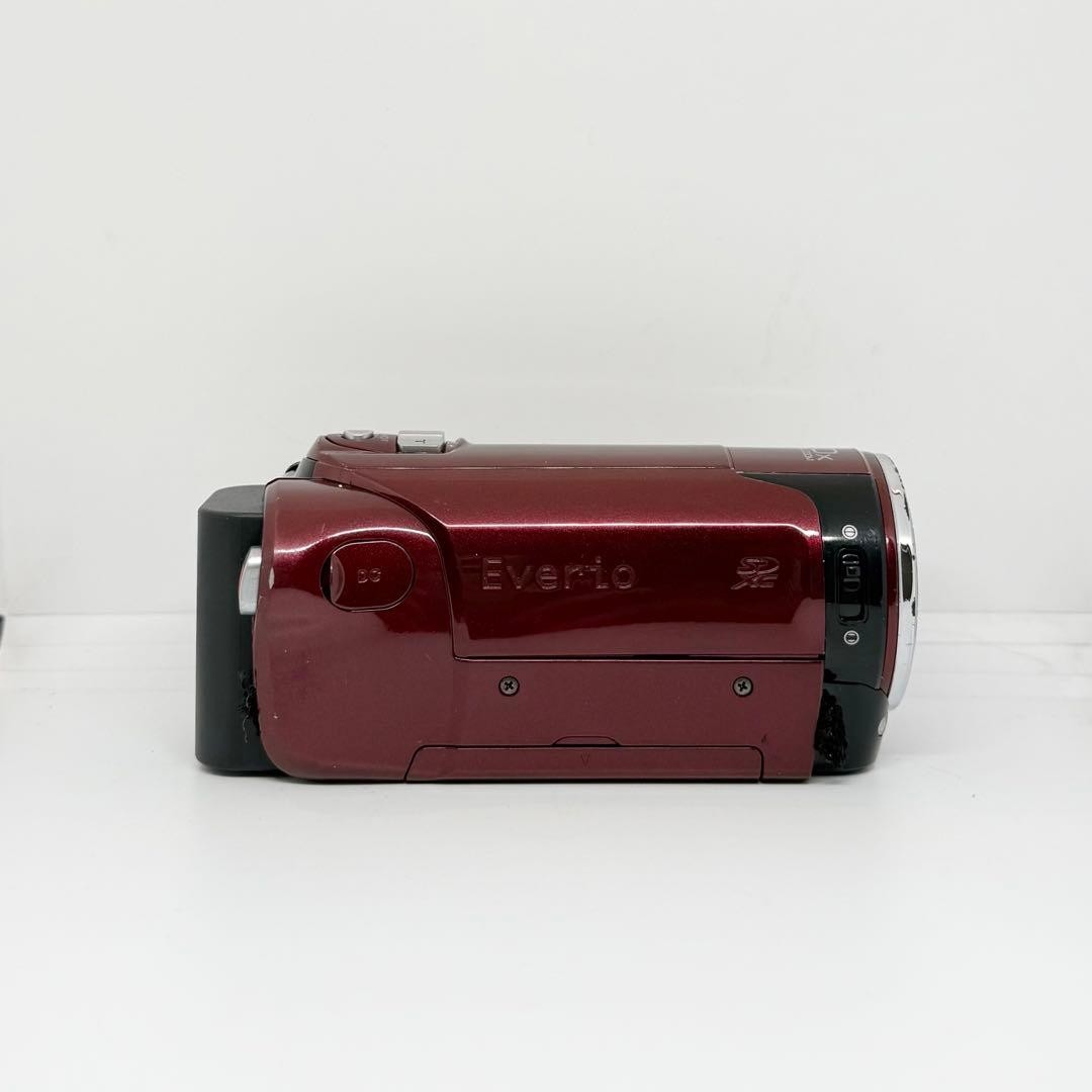 JVC Everio GZ-HM670-R HD Camcorder 40x Optical Zoom 32GB Touch