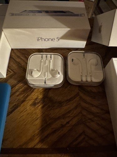 Apple OEM Empty Box for iPhone 5 , 6 S with Earbuds - Photo 9 sur 11