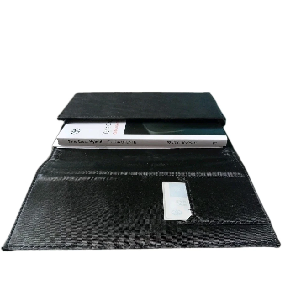 Manuale Toyota Yaris Cross Hybrid Con Custodia Nera Toyota - Immagine 4 di 4