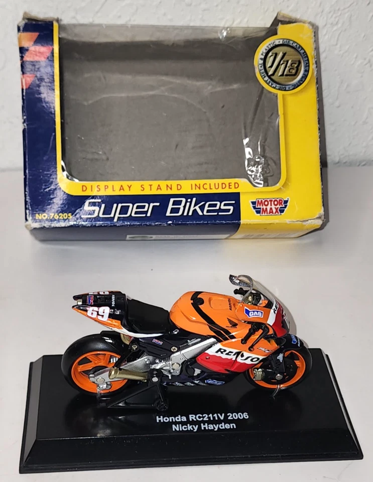Honda RC211V 2006 NICKY HAYDEN 1/18 MOTO-GP REPSOL #69 Foto 2 de 4