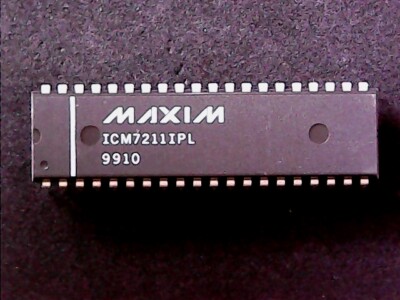 ICM7211IPL - Maxim Four Digit Hex LCD Display Driver IC  (DIP-40) GENUINE