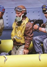 THE COLLECTORS SHOWCASE WW2 GERMAN CS01208 DOWNED ALLIED PILOT PRISONER KNEELING