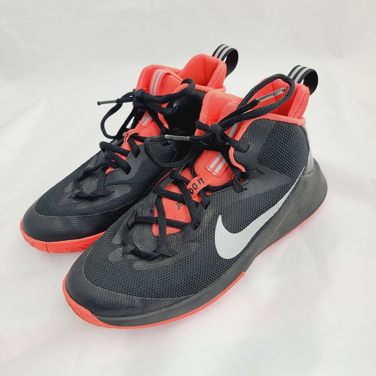 nike boys basketball shoes