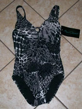 NWT 1 Pc Aqua Green Animal Print Ladder Back V Neck Ruched Swimsuit Black Sz S