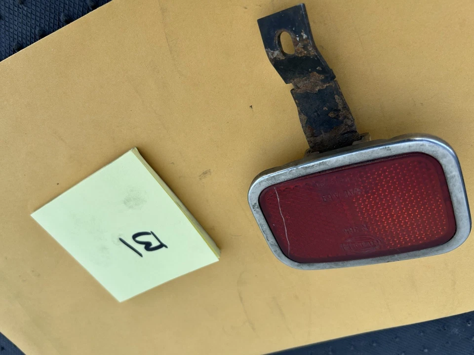 大众大众 HELLA 保险杠后反射器德国 — 第 2/3 张图片