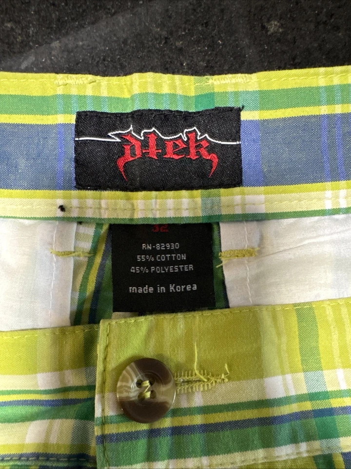 DTEK Mens Bermuda Shorts Green Blue White Plaid Size 32 Skater y2k hip hop - Image 2 of 4