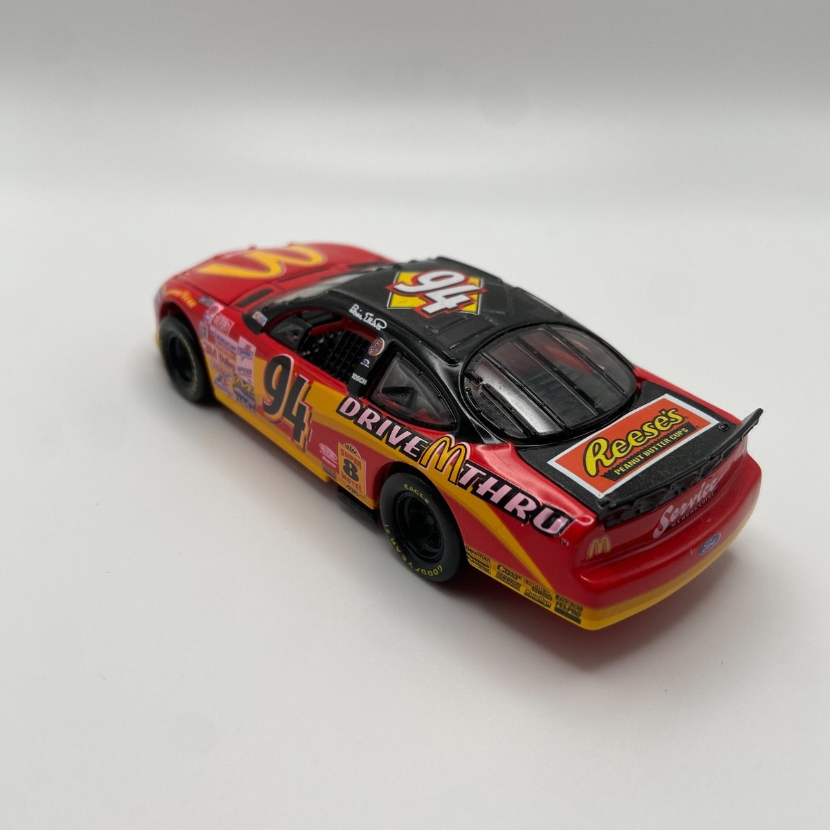 Hot Wheels Racing Crew's Choice #94 McDonald's Ford Taurus | Scale