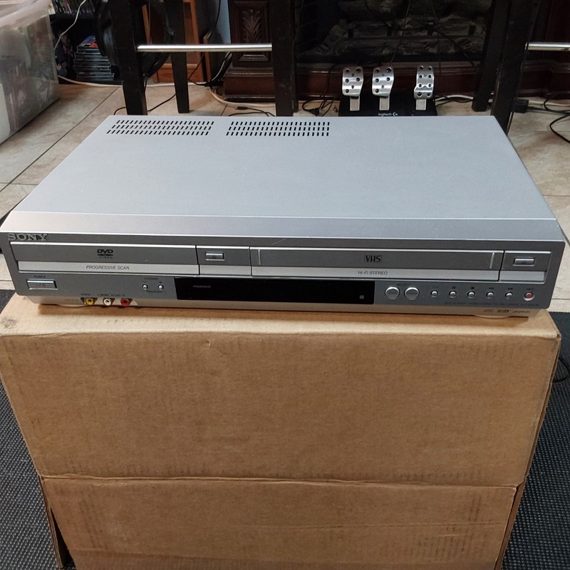 Sony SLV-D370P DVD VCR Combo Player Recorder- No Remote- PARTS ONLY
