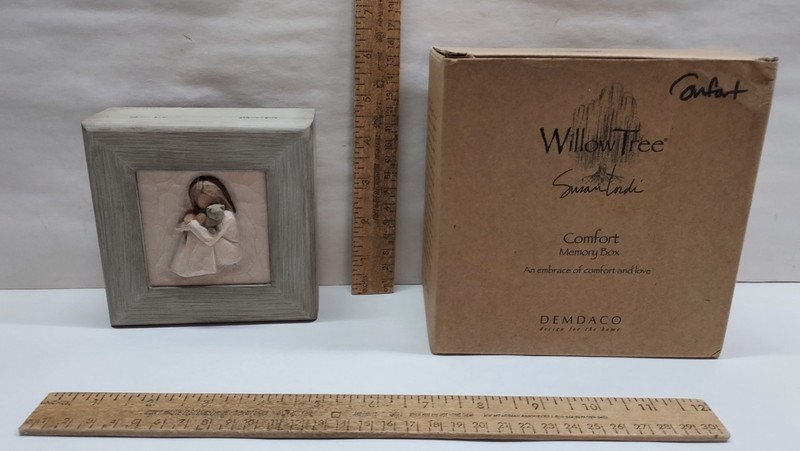 Willow Tree - Susan Lordi - Comfort - Memory Box - with original box