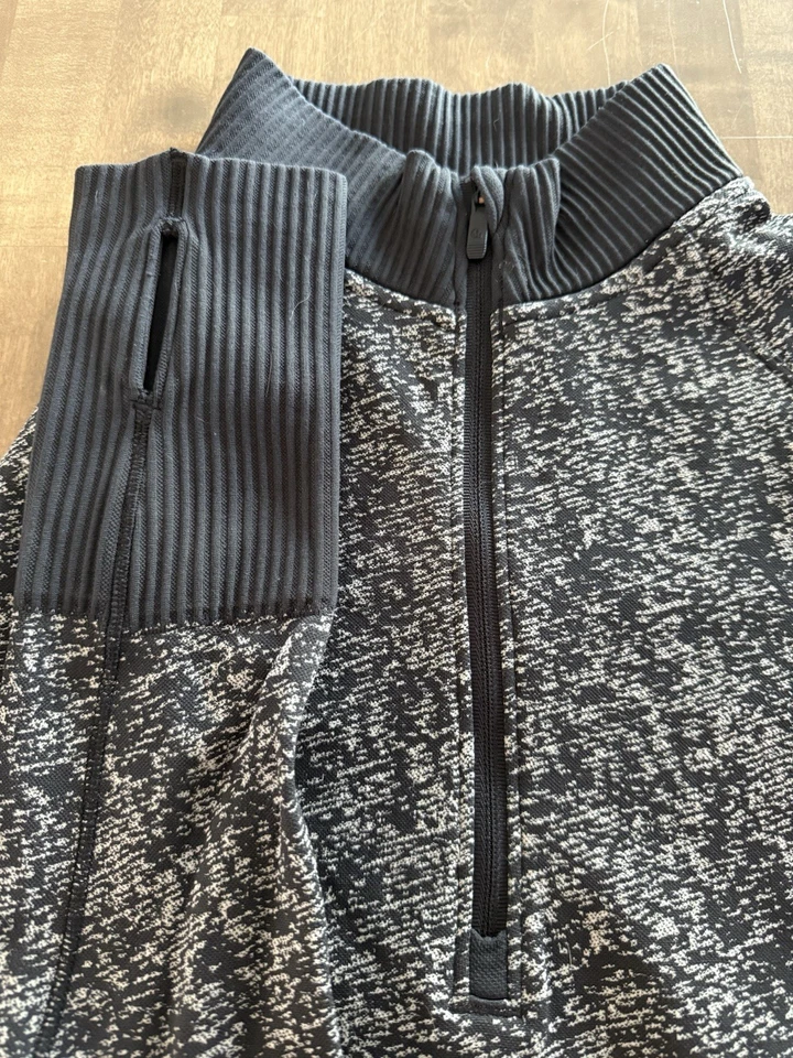 Pullover LULULEMON Rest Less 1/2 Cremallera Manga Larga Agujeros para el Pulgar Negro Blanco 8 Foto 3 de 4