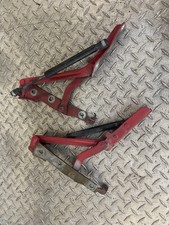 2005-2009 Ford Mustang Trunk Hinges Red Oem Tested Lh Rh 2005-2009 Ford Mustang Trunk Hinges Red Oem Tested Lh Rh
