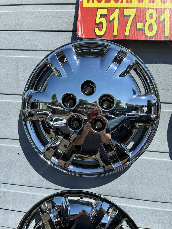"Chevrolet Lumina cromo atornillado OEM 4 tapacubos OEM 15"" en buen estado usado" Foto 2 de 4
