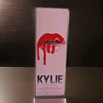 Kylie Lip Kit 400 Boss Cherry Red
