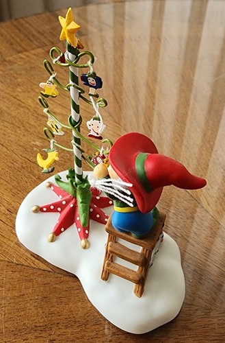 2004 Dept 56 Nordpol KRINKLES ZUM VERKAUF Figur Weihnachtsdorf Zubehör - Bild 3 von 12
