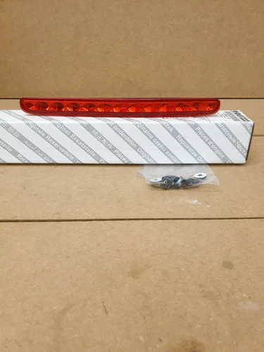 FIAT 500C NEW GENUINE HIGH LEVEL BRAKE LIGHT LAMP 77365246