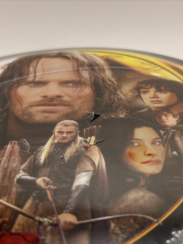 Lord of the Rings HEROES 500pc Collage Puzzle in Collectors Tin- New - Image 3 of 4