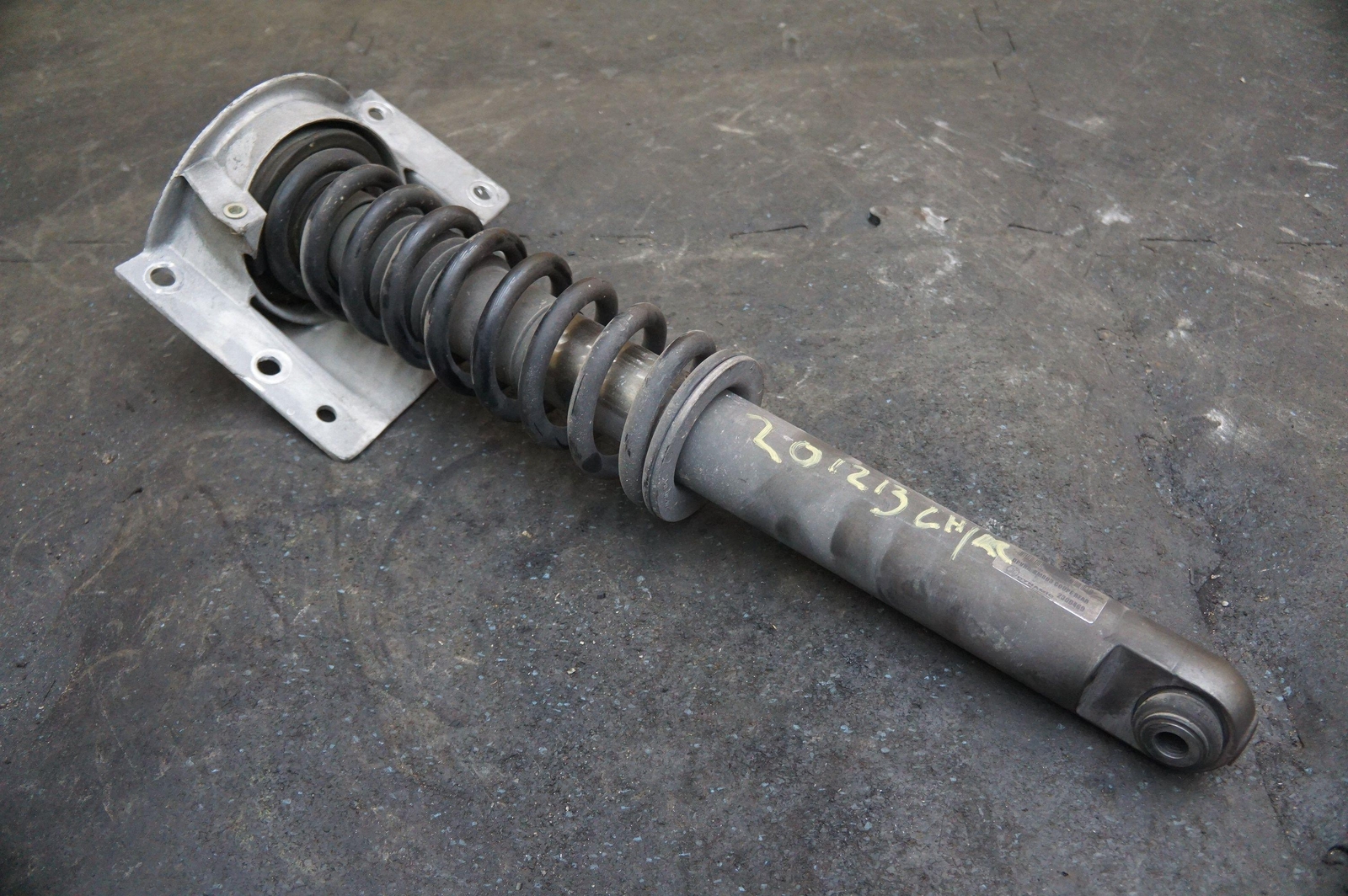 Rear Left Right Shock Spring Strut Coupe 6g43-18080-cc Aston Martin Db9 Coupe 05
