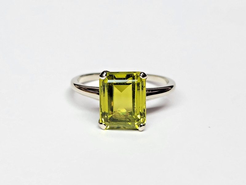 SIMPLE 14k White Gold Synthetic Yellowish Green Spinel Solitaire Rings Sz 7.25