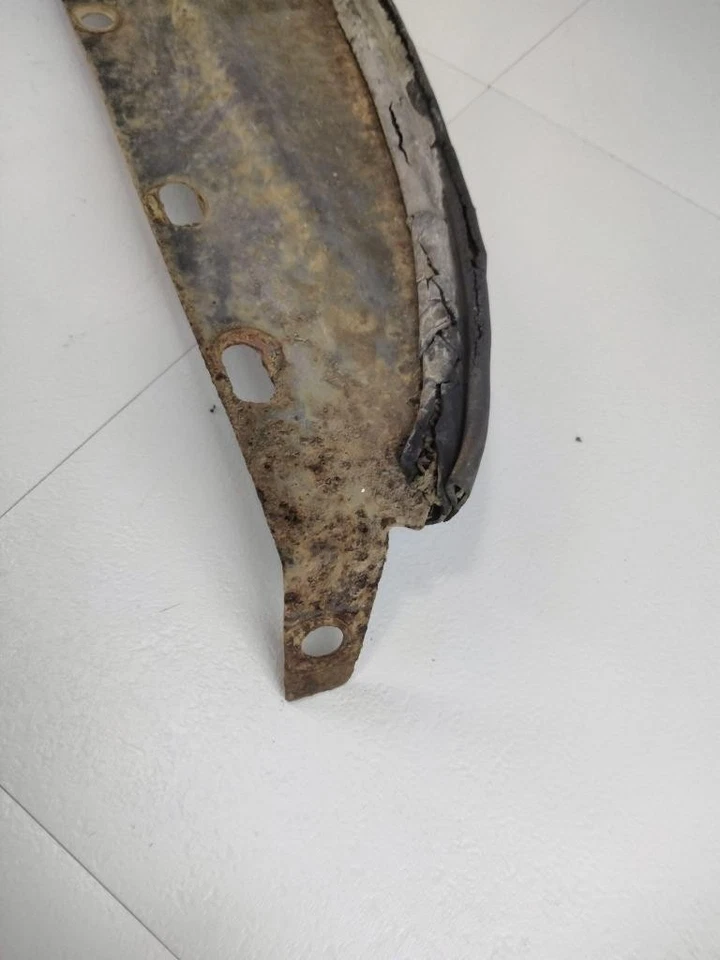 1965 a 1980 MG MGB guardabarros interior protector contra salpicaduras panel de guardabarros lateral del conductor OEM Foto 2 de 4