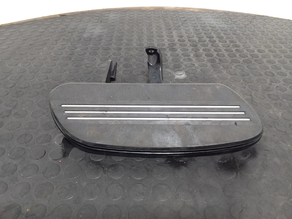 REPOSAPIÉS IZQUIERDO HARLEY DAVIDSON STREET GLIDE MC 2006-2022  Foto 3 de 4