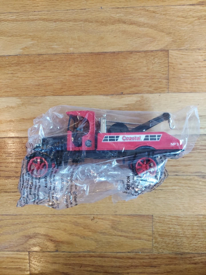 Ertl Coastal 1925 Kenworth Wrecker Die-Cast Coin Bank - 1/34 Scale, Fast Ship! - Image 2 of 3