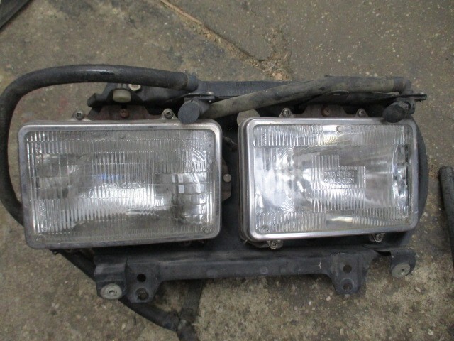 1981-1991 Rolls-Royce Silver Spur Spirit Front RT Headlight Assembly w/Washers