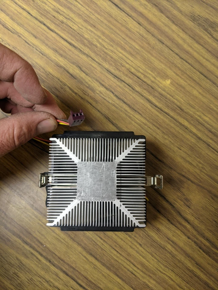 ASUS - K8A9-8SB3 Socket AM2+/1207+/939/940/754 Heat Sink/3" Fan w/3Pin Connector - Image 3 of 3