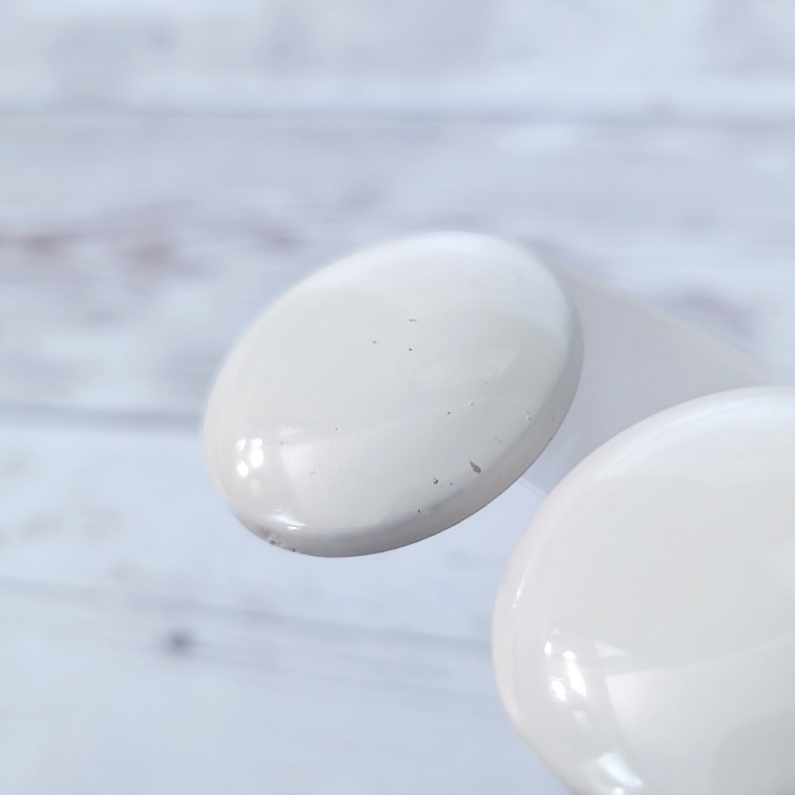 Vintage Clip On Earrings Retro Off White Large Circle Statement thumbnail 3