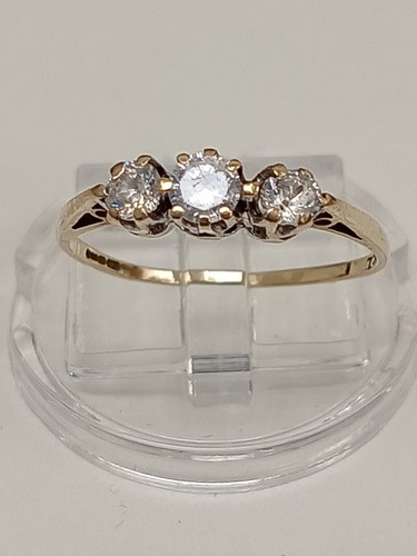 Elegant 9ct Yellow Gold 375 Trilogy Sparkling Three Stone Ring - Size M, 1.19g