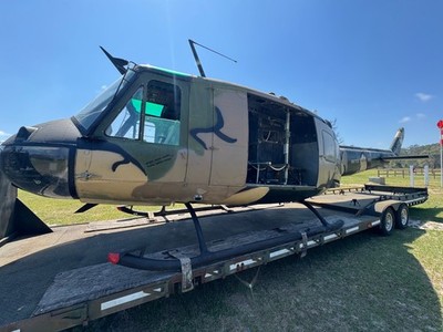 HUEY UH1H Vietnam HELICOPTER with Trailer