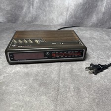 GE Model 7-4612A Woodgrain Red Digital Alarm Clock Radio AM/FM Tested Works VTG