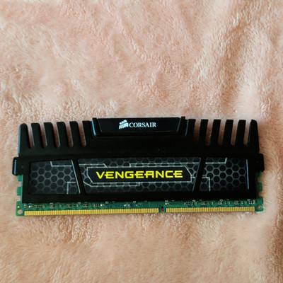 Corsair Vengeance 4GB (1x4GB) DDR3-1600 PC3-12800 DIMM 240-Pin CMX8GX3M2A1600C9