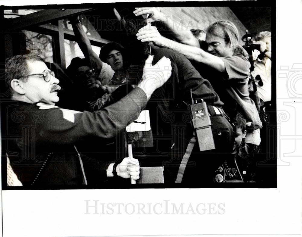 1990 Press Photo Michigan University of Demonstration & - dfpb67645