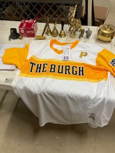 BASEBALL JERSEY MAJESTIC THE BURGH. LITTLE LEAGUE XLASSIC AUTHENTIC MADE USA S48