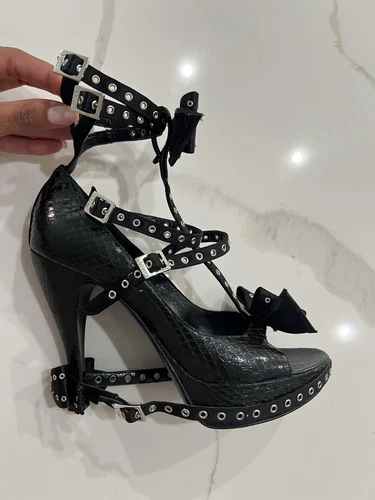 Talons à boucle nœud Christian Dior par John Galliano