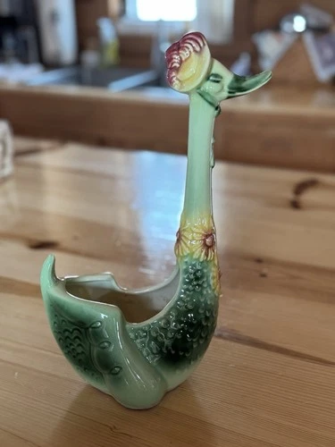 1957 Hull 411 Jubilee Duchess Mother Goose Vintage Planter