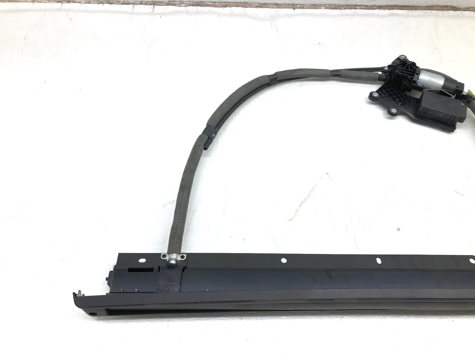 2014-2020 MASERATI QUATTROPORTE LEFT DRIVER REAR WINDOW SUNSHADE ROLLER BLIND.
