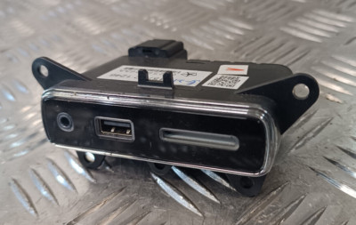 Jeep Grand Cherokee WK2 Steuergerät AUX USB SD Gerat Einheit 68258696AA