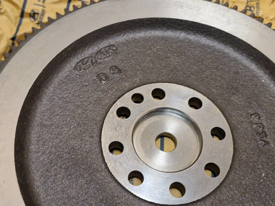 Hyundai Tucson JM Flywheel 2.0 CRDi 2001-2010 Kia Sportage 2320027260 Genuine - Image 4 of 4