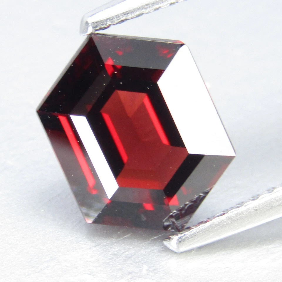 3,37 карата фантастический натуральный красный цвет альмандин гранат фантазийный изумруд огранка драгоценный камень россыпью - Изображение 4 из 4